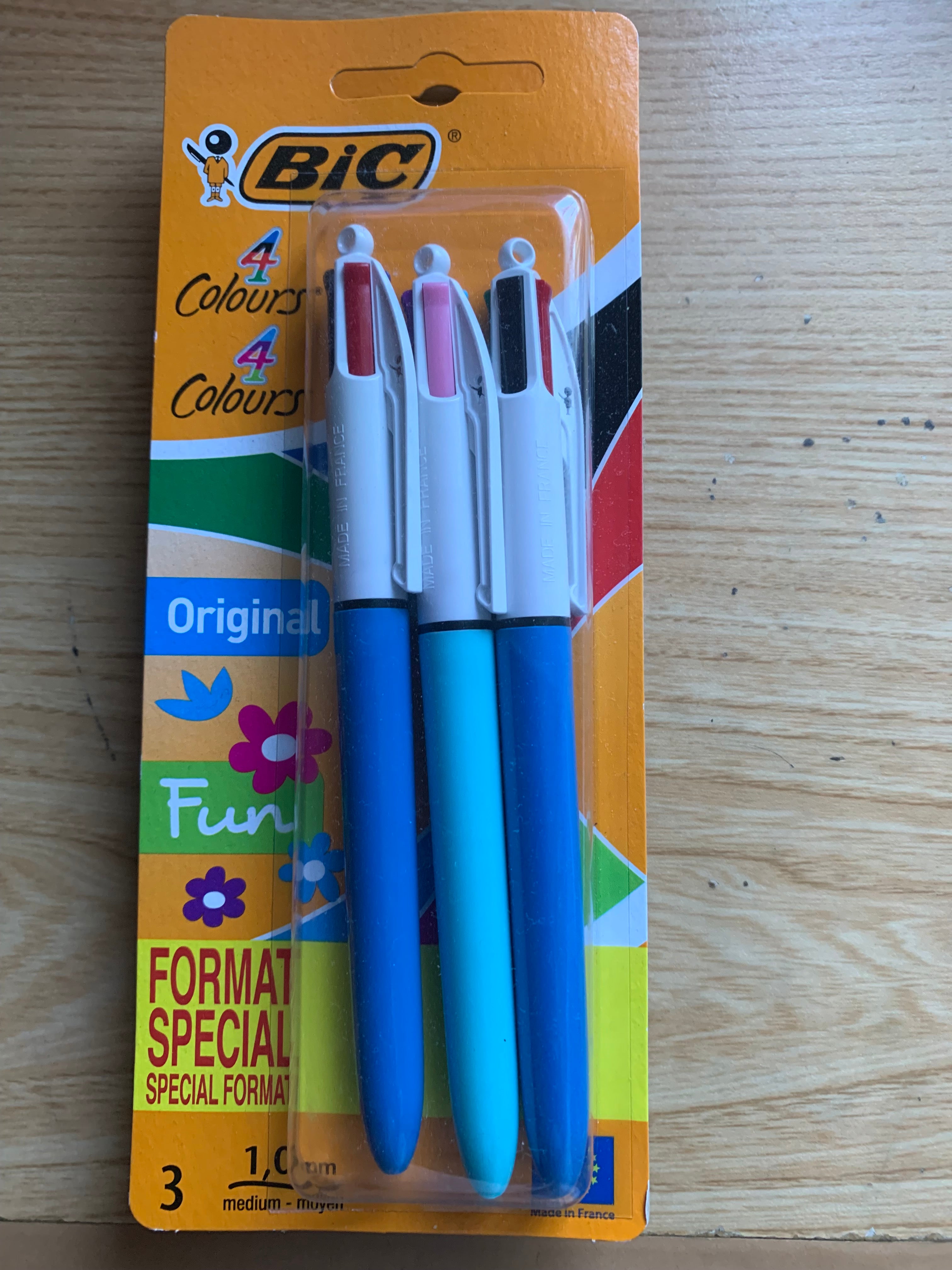 LOT de 3 Stylos 4 couleurs BIC